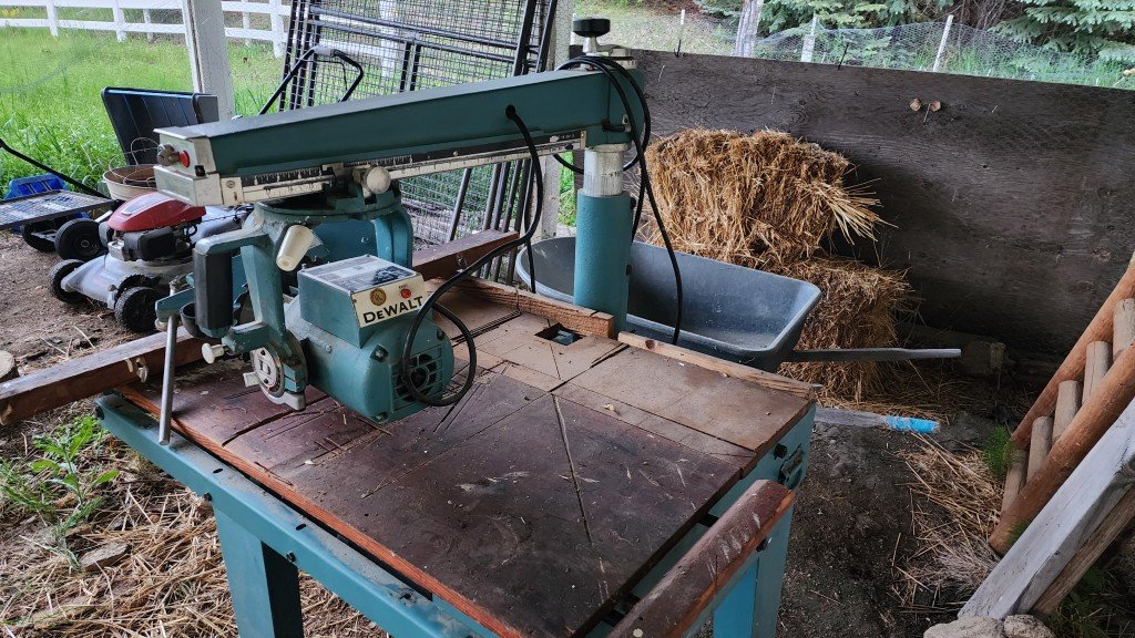 Radial arm saw, front right view