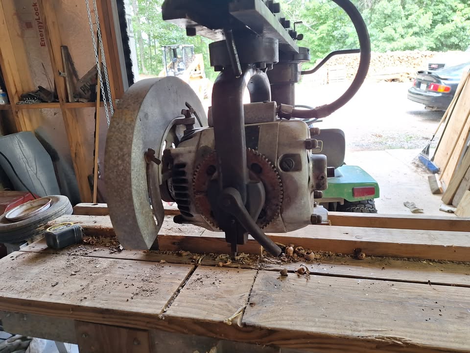 Side view of the motor and blade guard on the workbench
